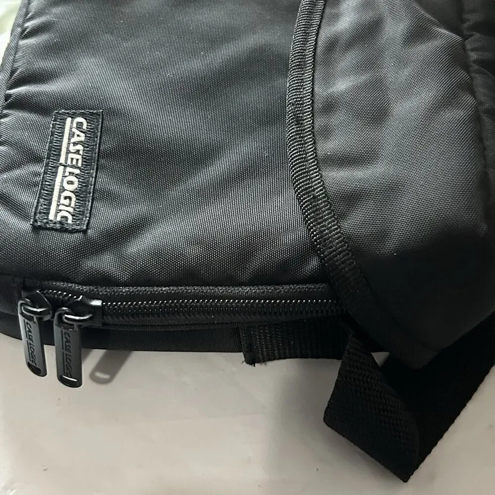 Case Logic Walkman CD Player Case Bag Vtg Retro Zippered Black Camera PDA Strap